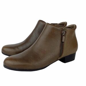Trotters Major Booties Dark Taupe Snake Ankle Boot Side Zipper Size 7.5 Women’s
